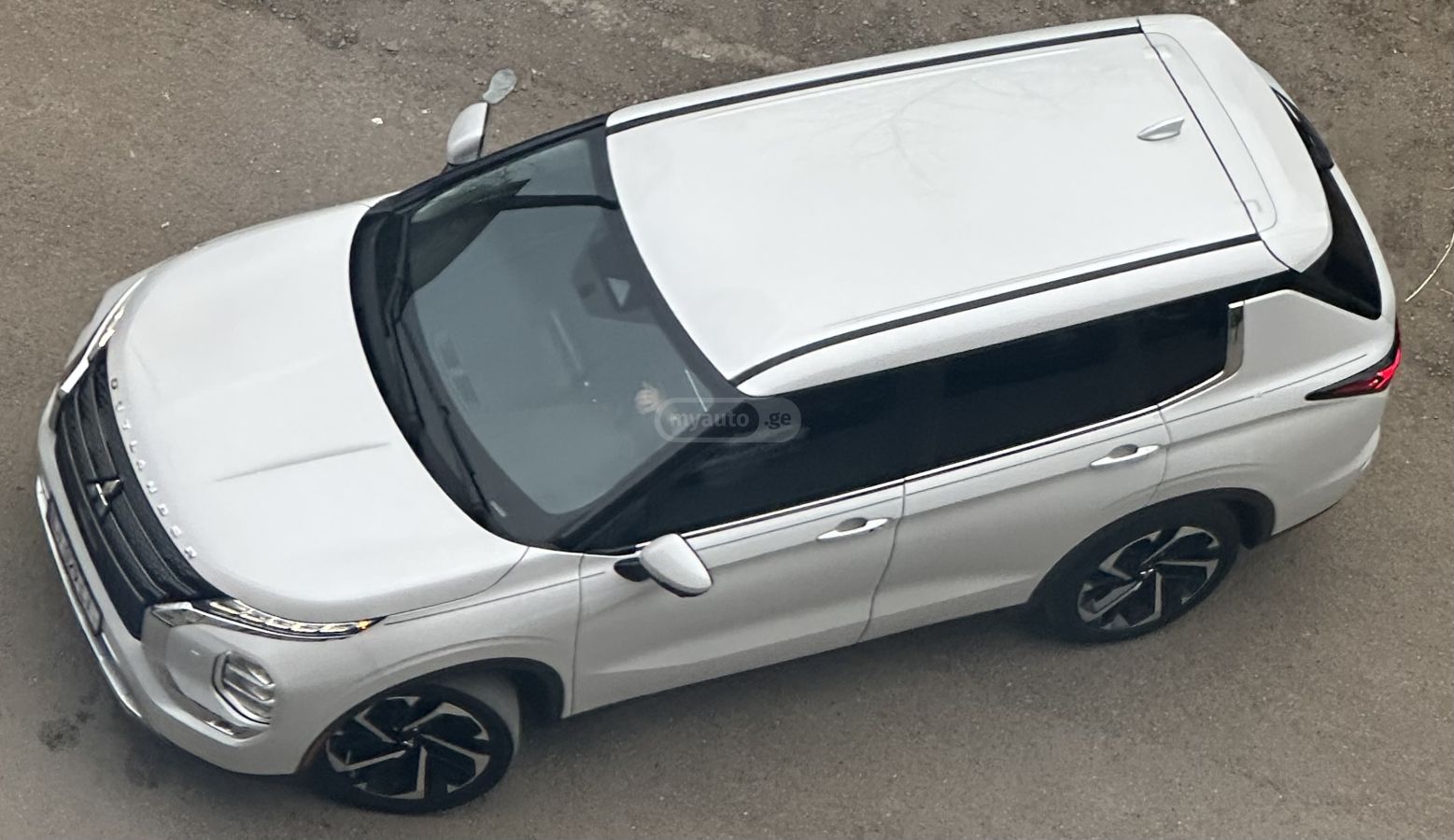 Mitsubishi Outlander - фото 4