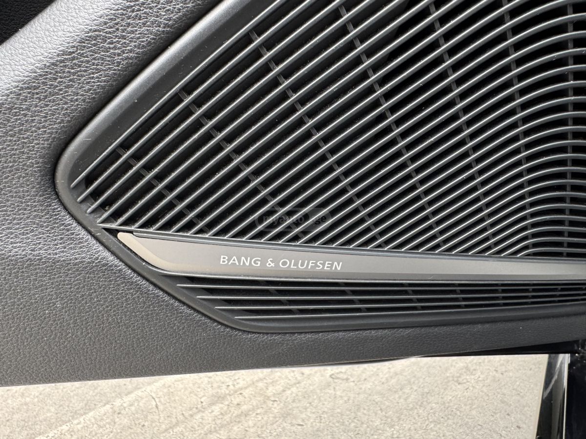 Audi A4 - фото 11
