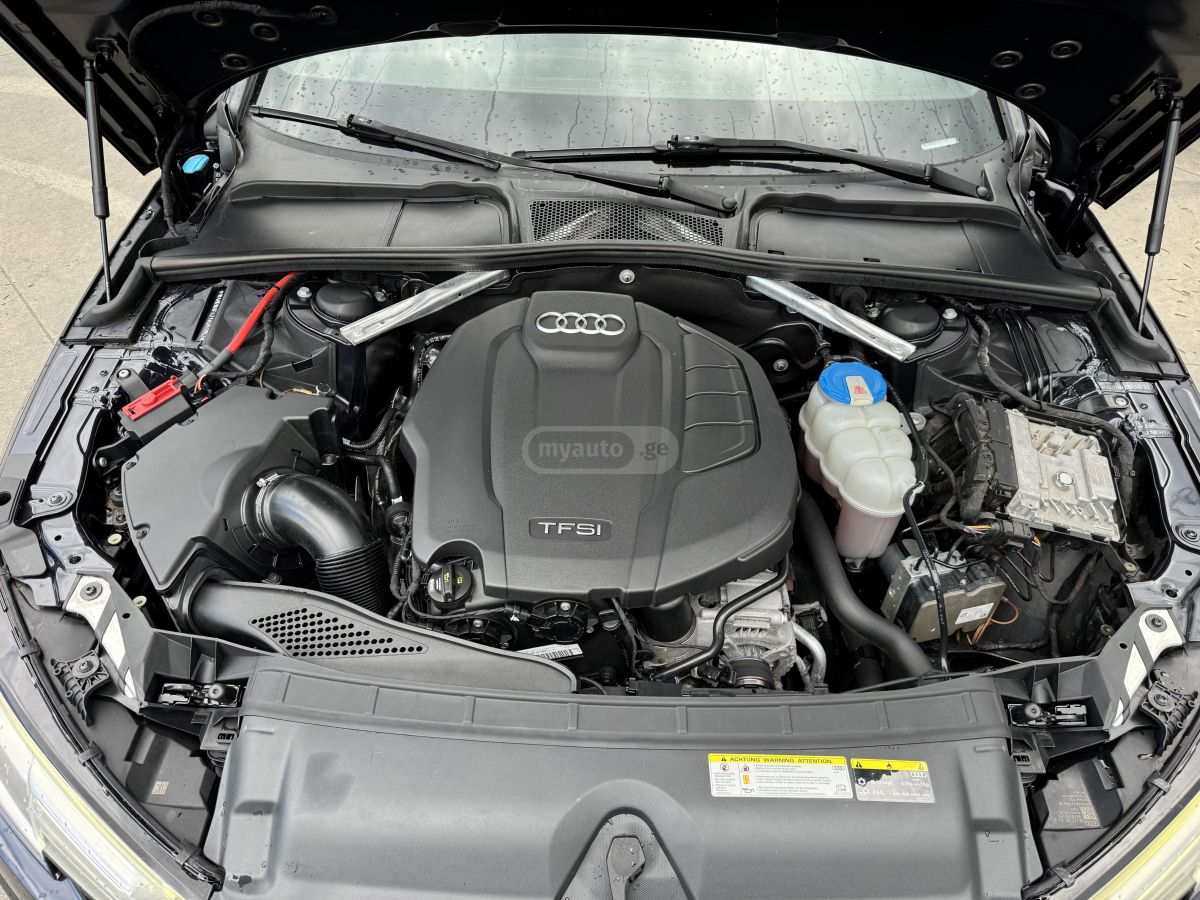 Audi A4 - фото 12