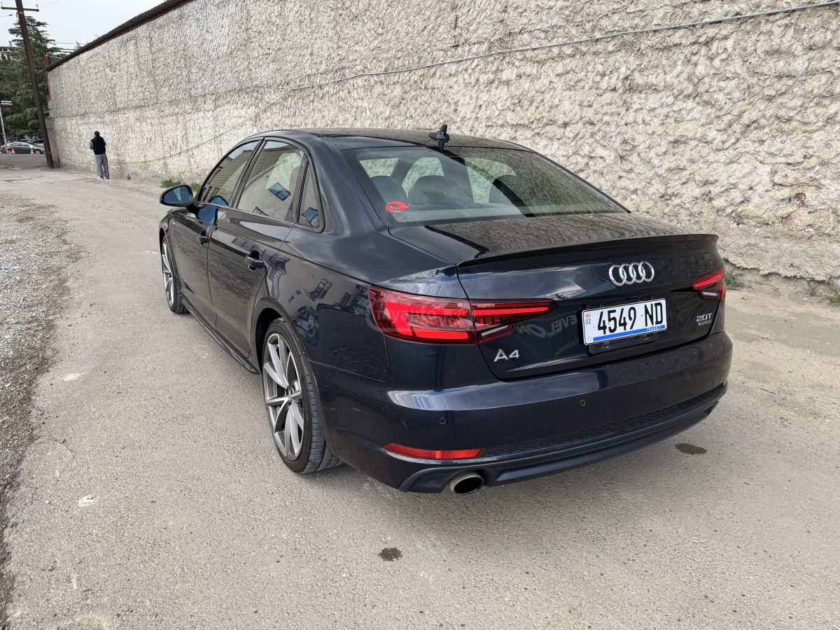 Audi A4 - фото 3