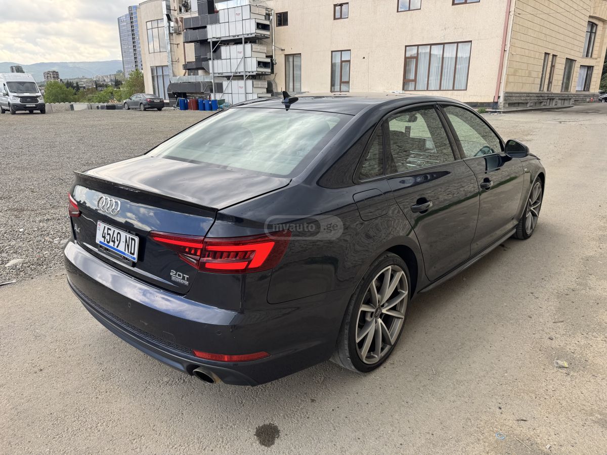 Audi A4 - фото 4
