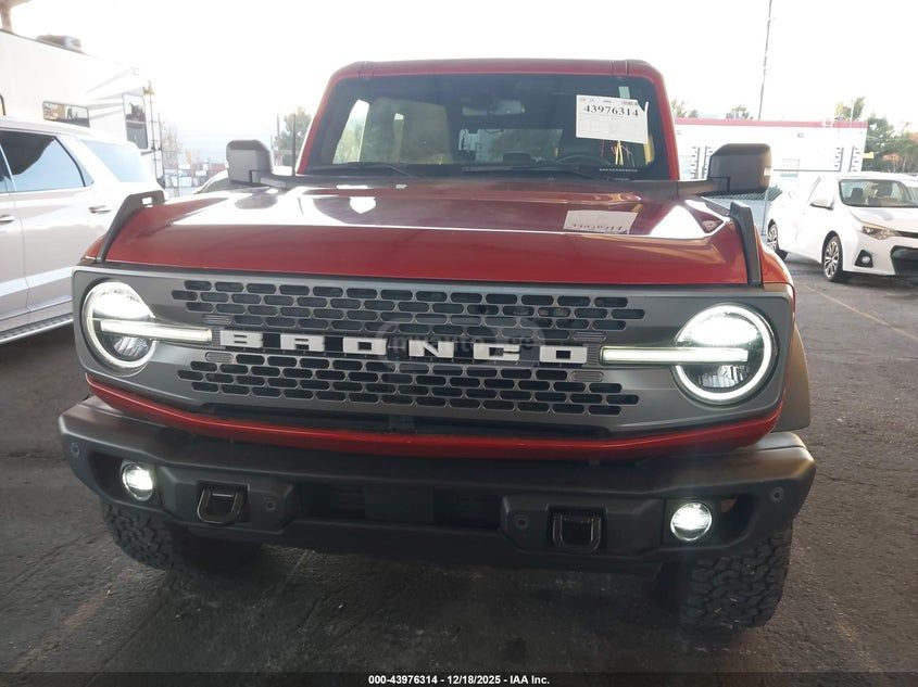 Ford Badlands 4dr 4x4 Manual — миниатюра 10