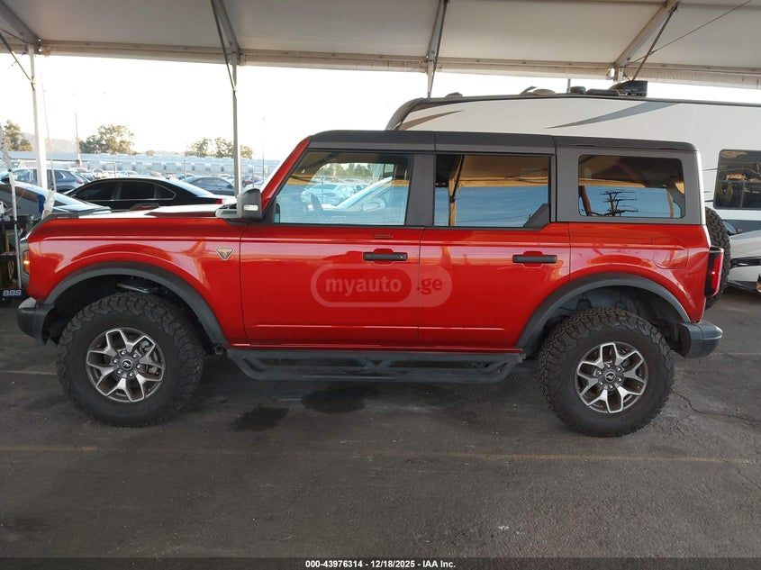 Ford Badlands 4dr 4x4 Manual — миниатюра 12