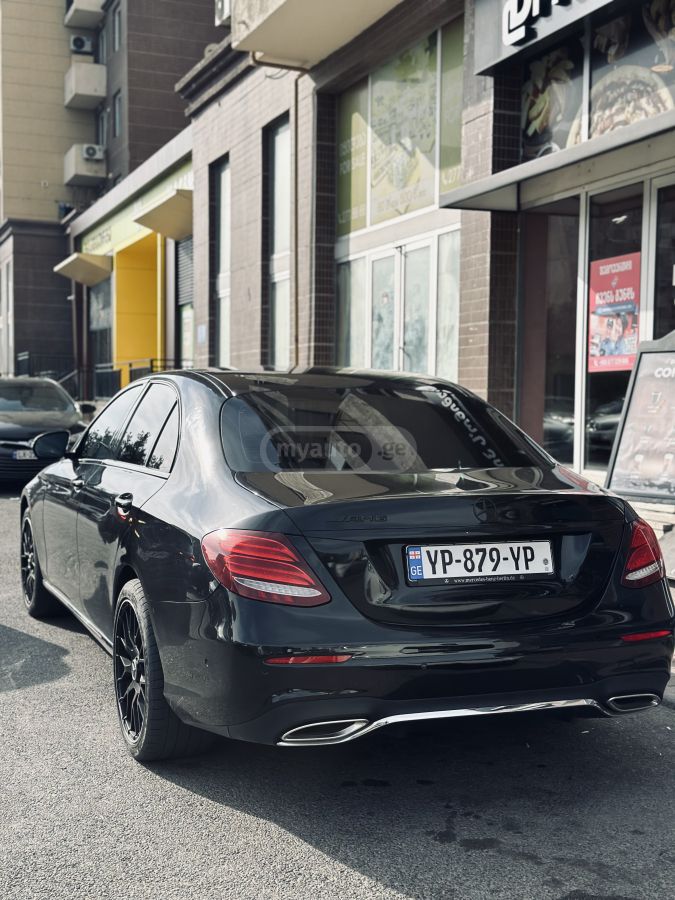Mercedes-Benz E 220 - фото 2