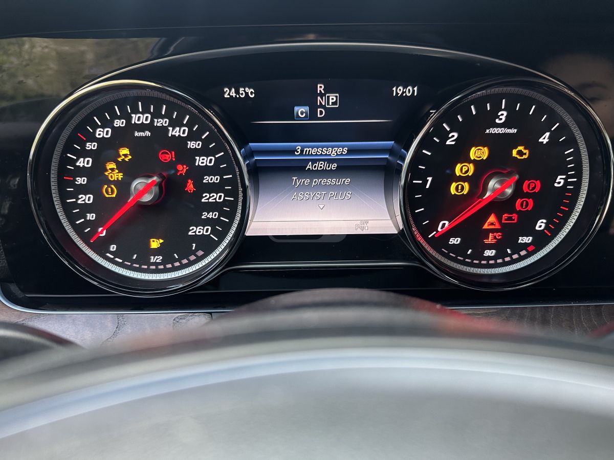 Mercedes-Benz E 220 - фото 4