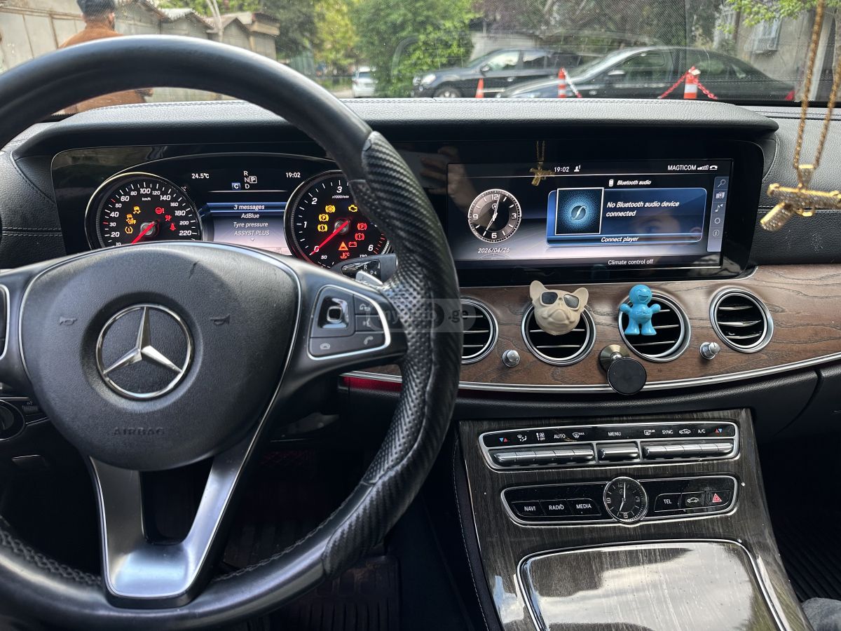 Mercedes-Benz E 220 - фото 5