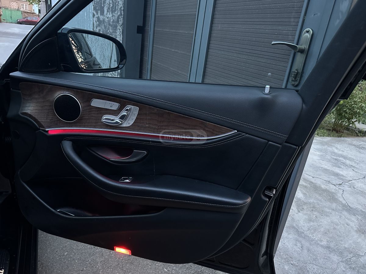 Mercedes-Benz E 220 - фото 9