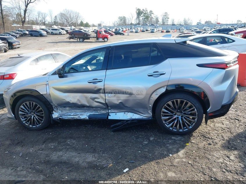 Lexus RZ 450e 2023 — миниатюра 13