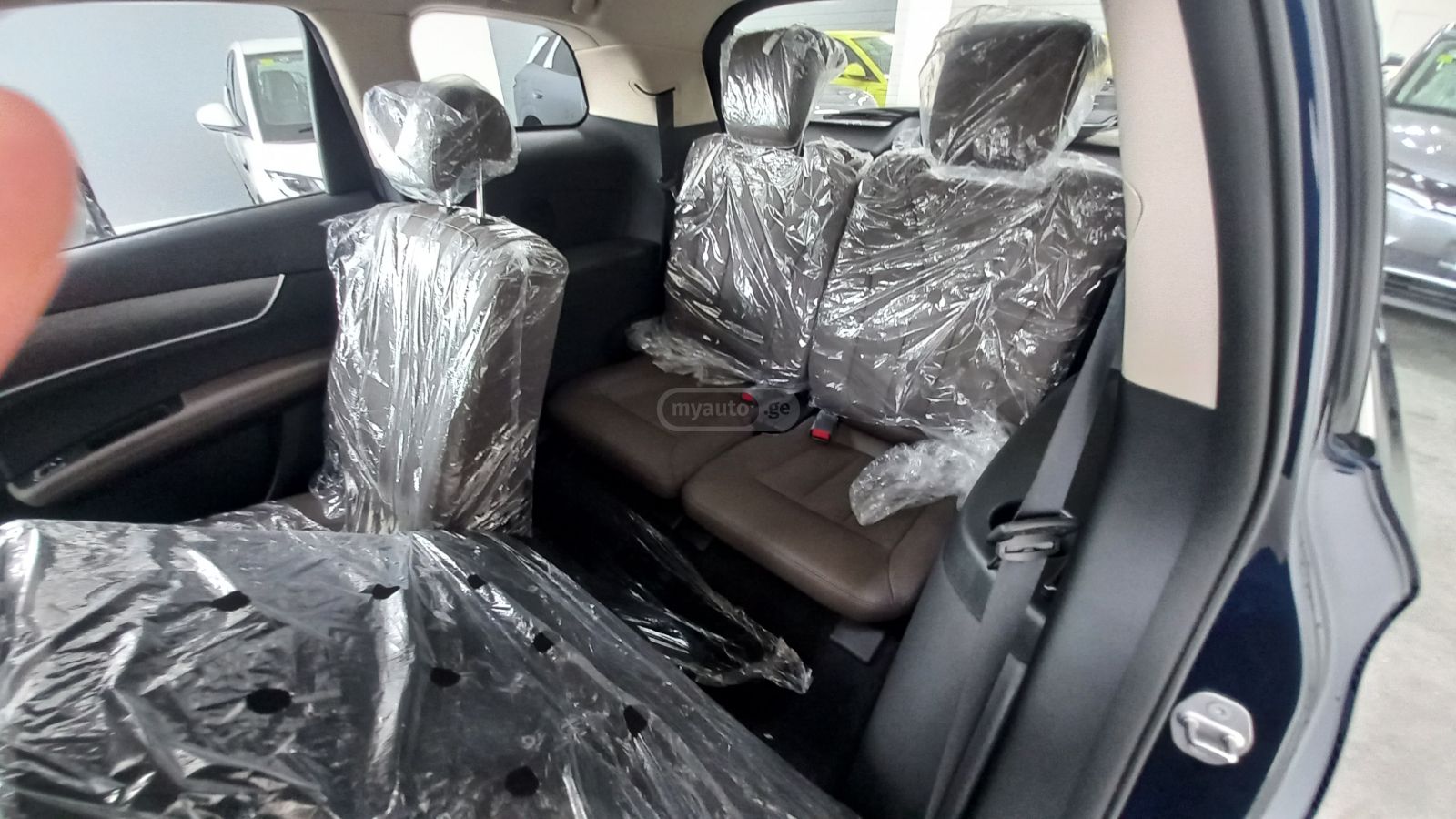 BYD M6 - фото 12