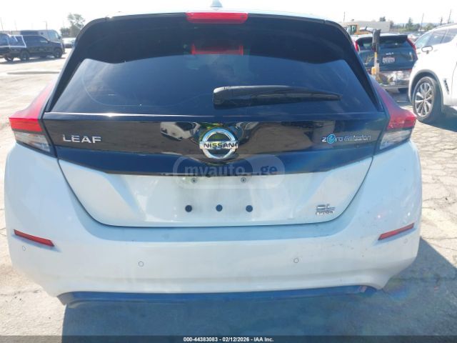 Nissan SV PLUS 4dr Hatchback Automati — миниатюра 13