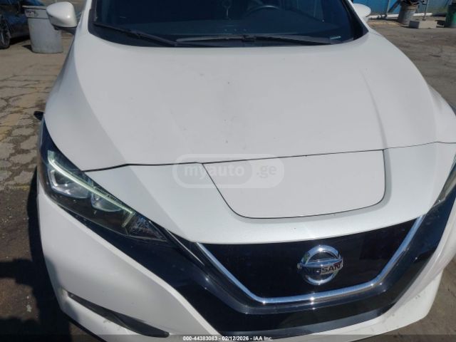 Nissan SV PLUS 4dr Hatchback Automati — миниатюра 6