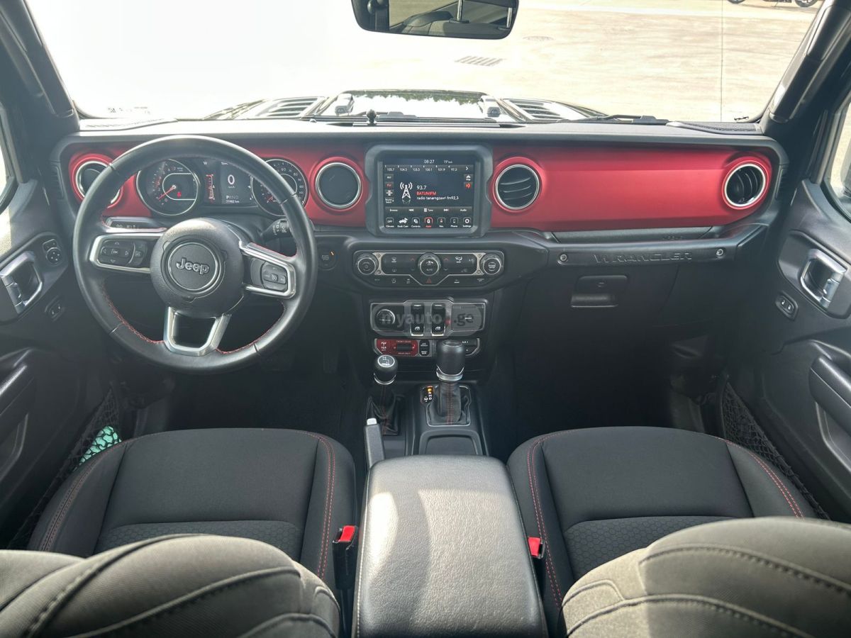 Jeep Wrangler - фото 6