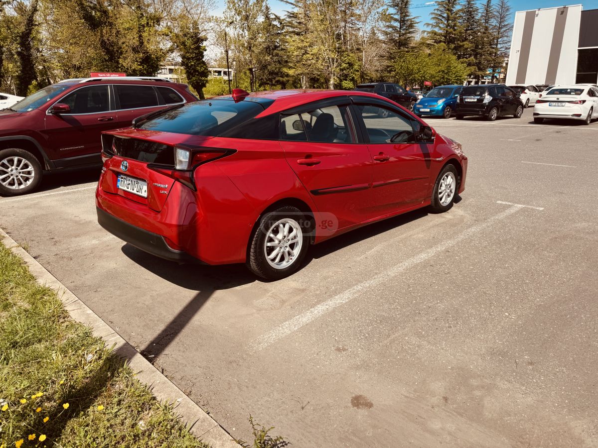 Toyota Prius - фото 4