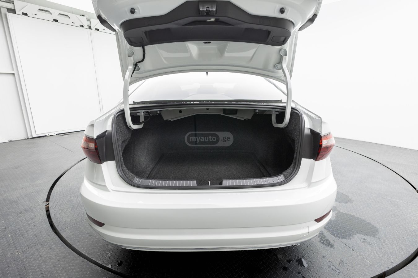 Volkswagen Jetta - фото 10