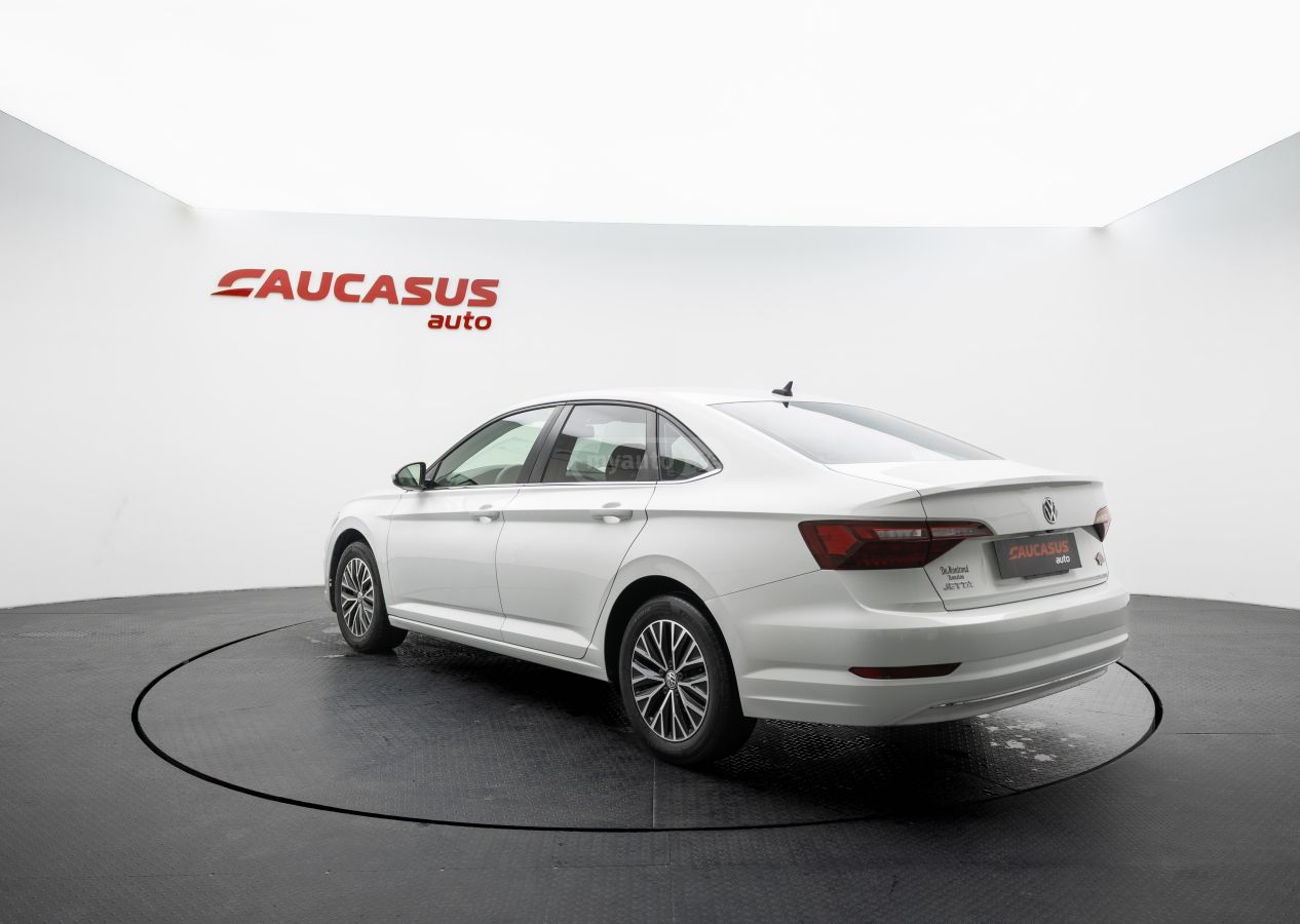 Volkswagen Jetta - фото 6