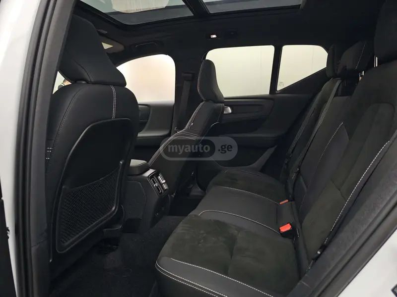 Volvo XC 40 2024 — миниатюра 11