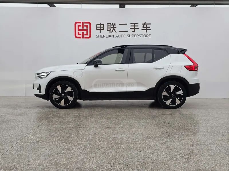 Volvo XC 40 2024 — миниатюра 3