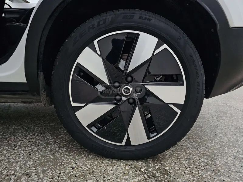 Volvo XC 40 2024 — миниатюра 7