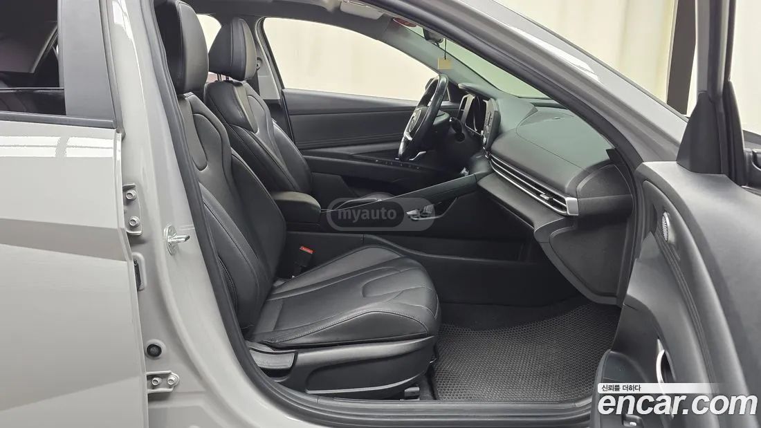 Hyundai Elantra - фото 10