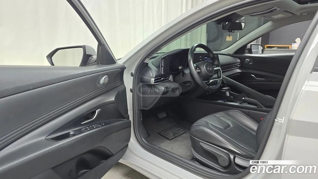 Hyundai Elantra - фото 11