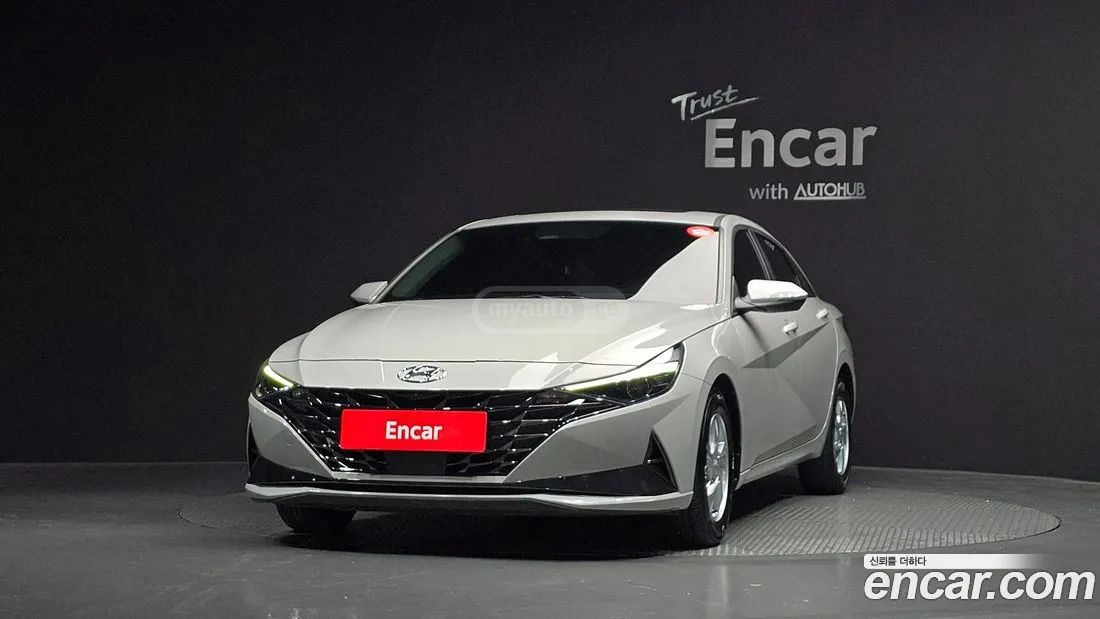 Hyundai Elantra - фото 3