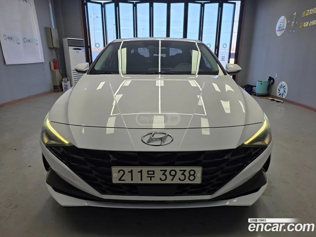 Hyundai Elantra - фото 3