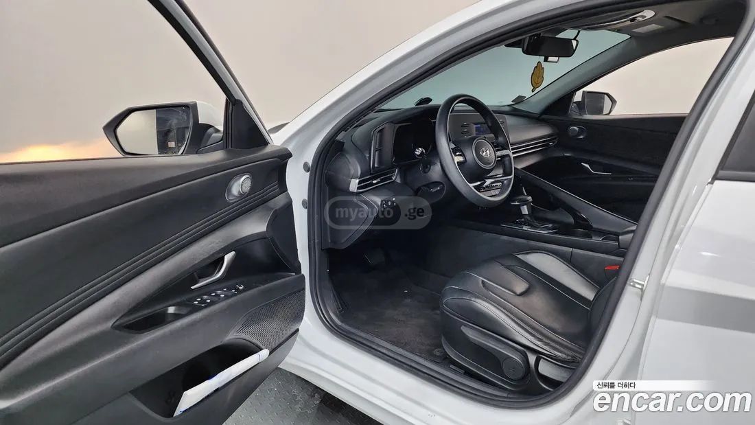 Hyundai Elantra - фото 10