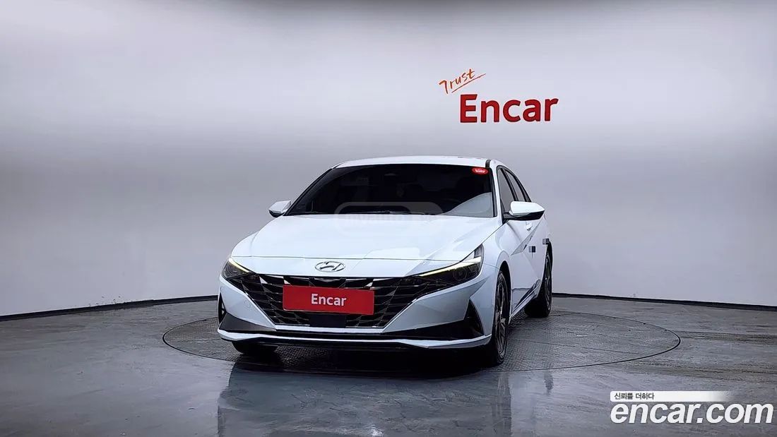 Hyundai Elantra - фото 3