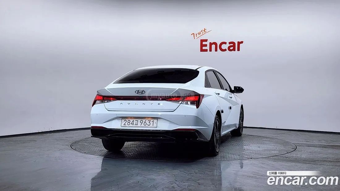 Hyundai Elantra - фото 4