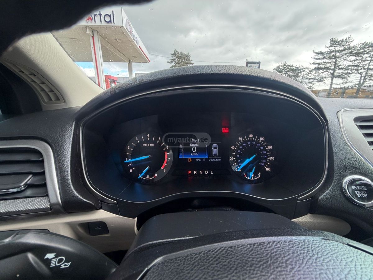 Ford Fusion - фото 6