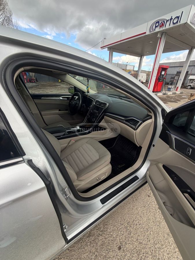 Ford Fusion - фото 8