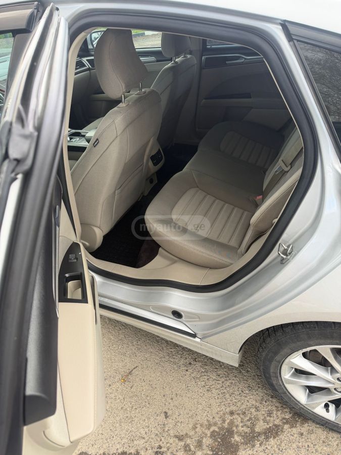 Ford Fusion - фото 9