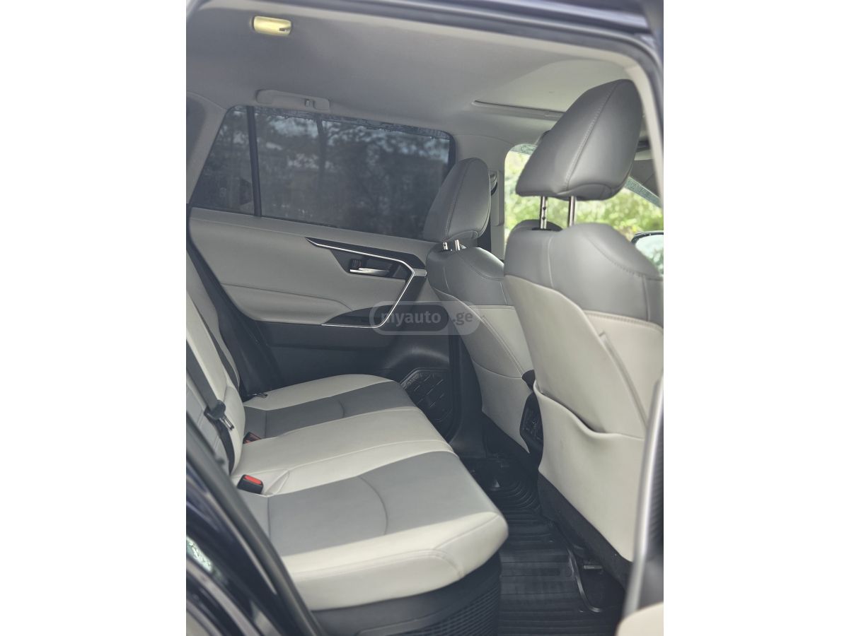 Toyota Rav 4 - фото 12
