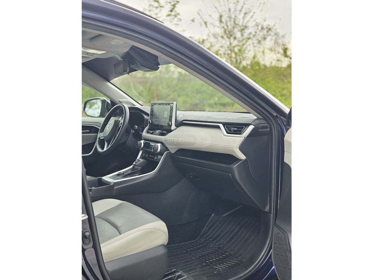 Toyota Rav 4 - фото 13