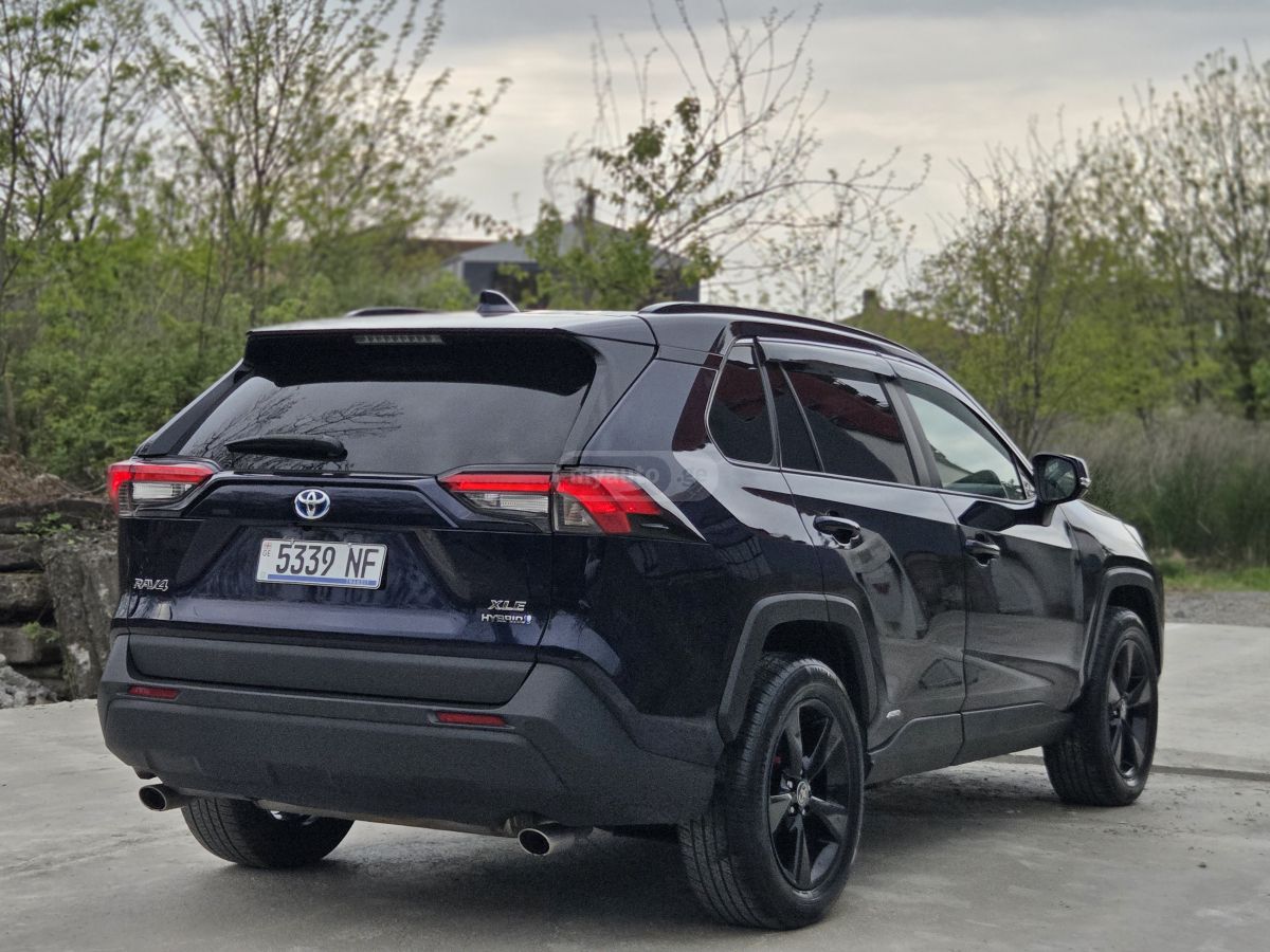 Toyota Rav 4 - фото 7