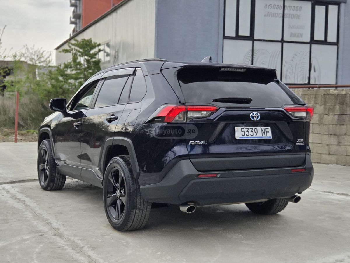 Toyota Rav 4 - фото 8