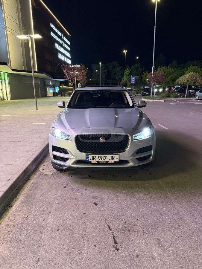 Jaguar F-Pace - фото 1
