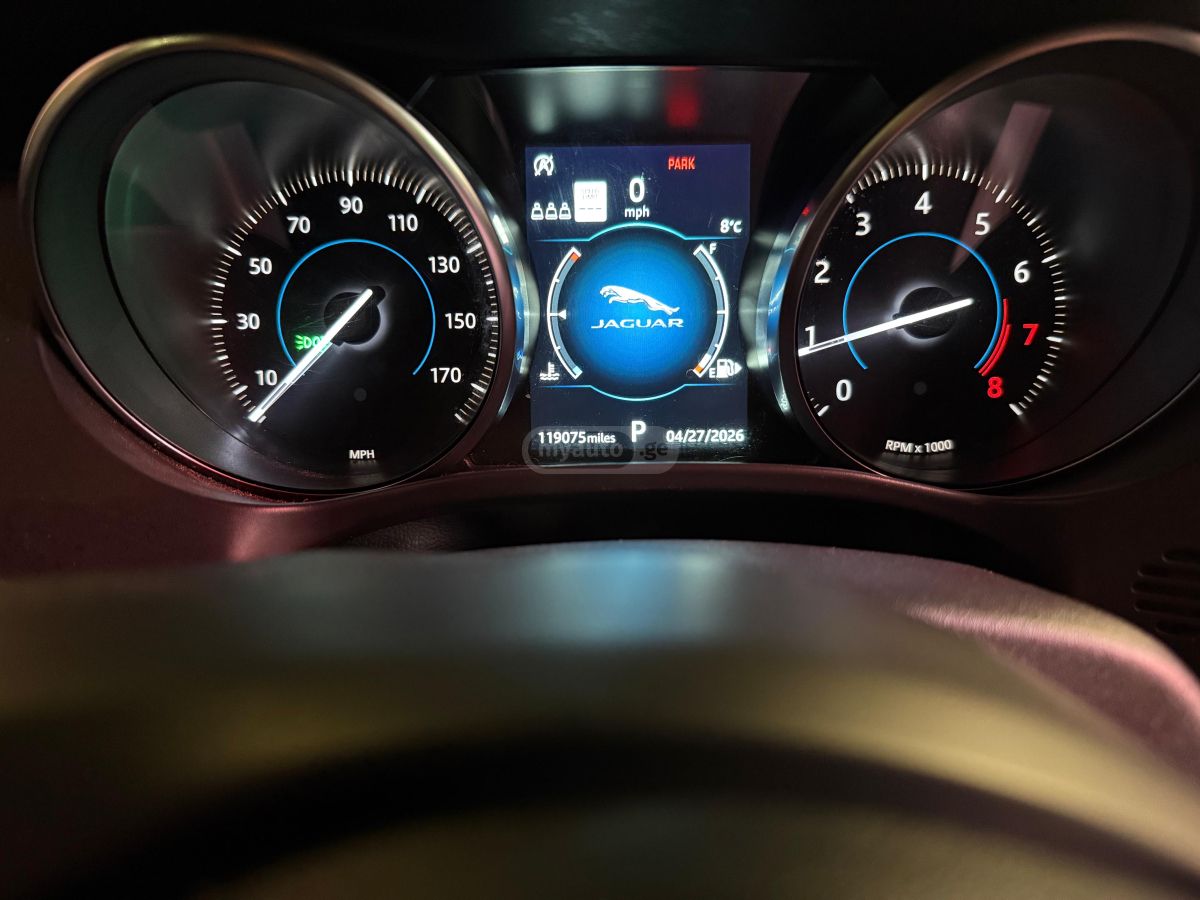 Jaguar F-Pace - фото 6