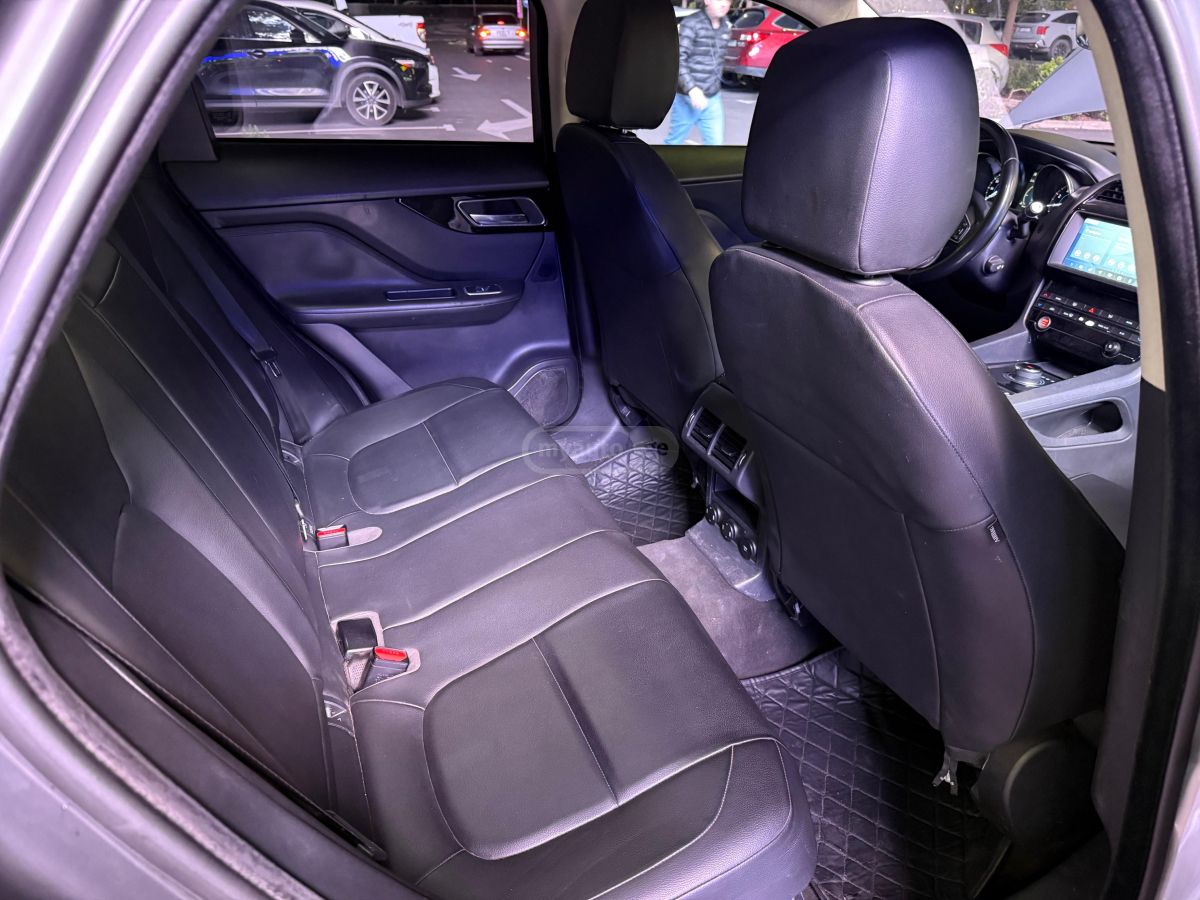 Jaguar F-Pace - фото 7