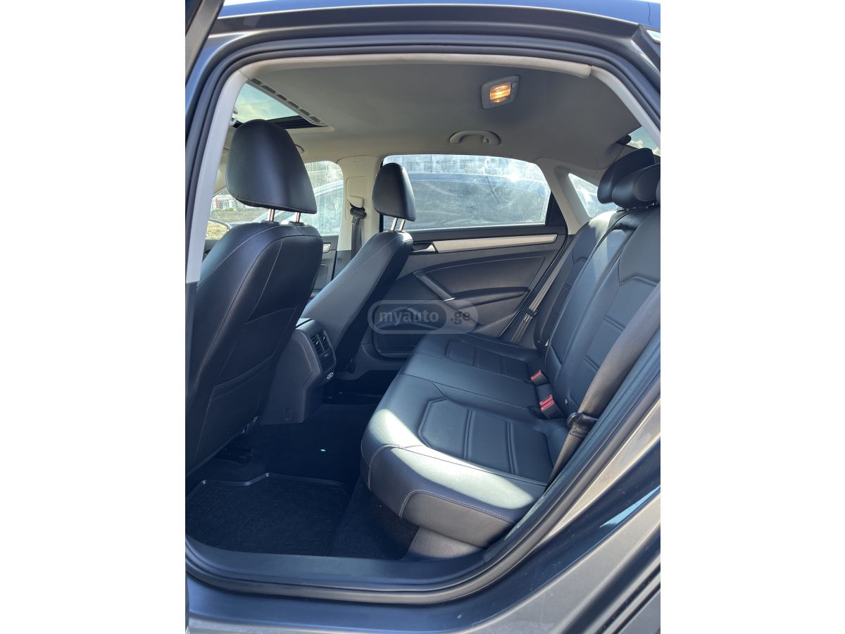 Volkswagen Passat - фото 8