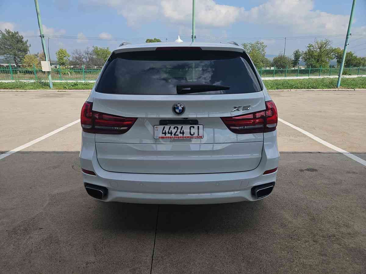 BMW X5 - фото 8