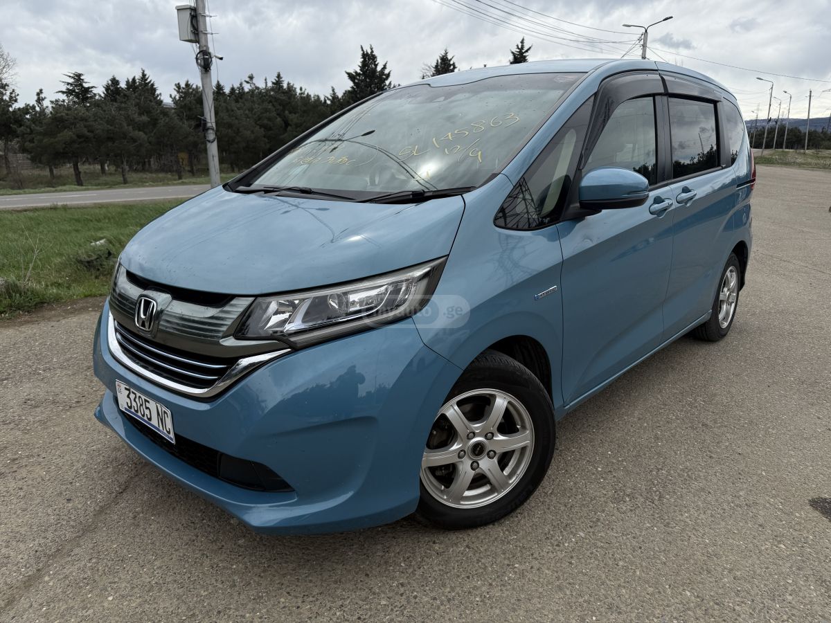 Honda Freed - фото 1