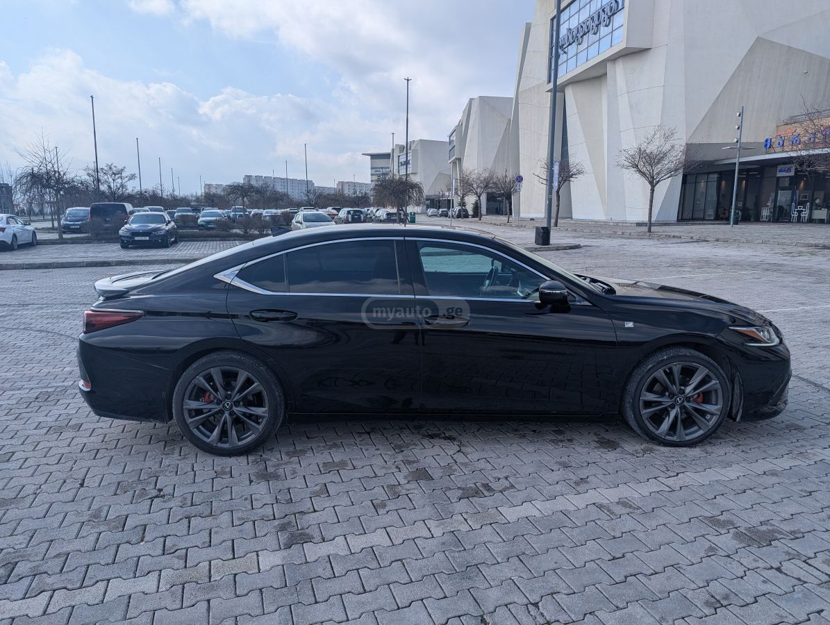 Lexus F SPORT 4dr Sedan Automatic — миниатюра 3