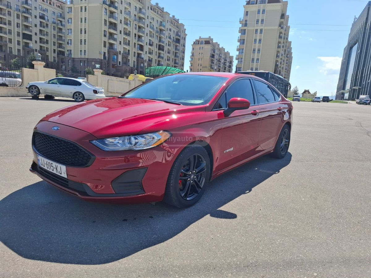 Ford Fusion - фото 1