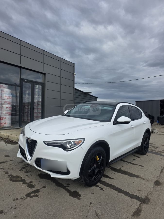 Alfa Romeo Stelvio - фото 1