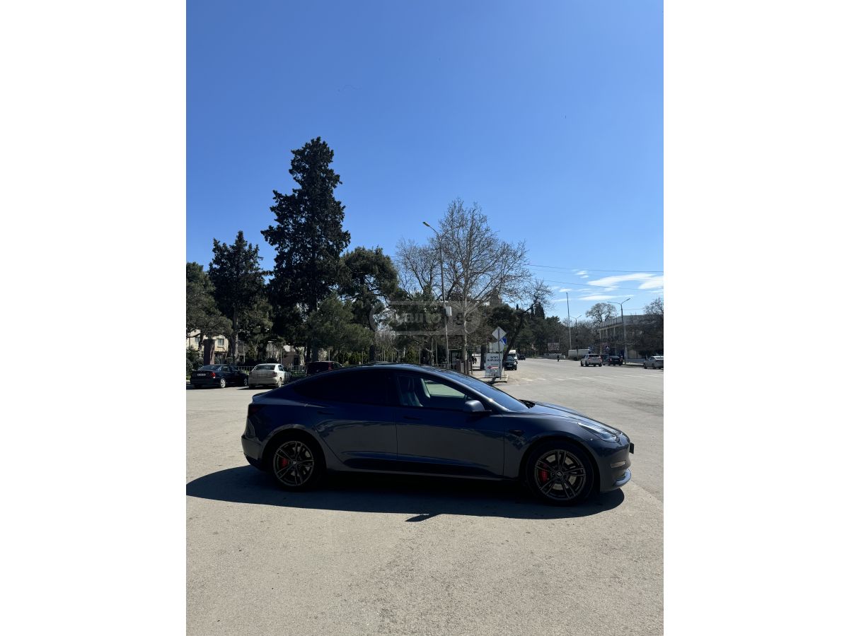 Tesla Model 3 - фото 3