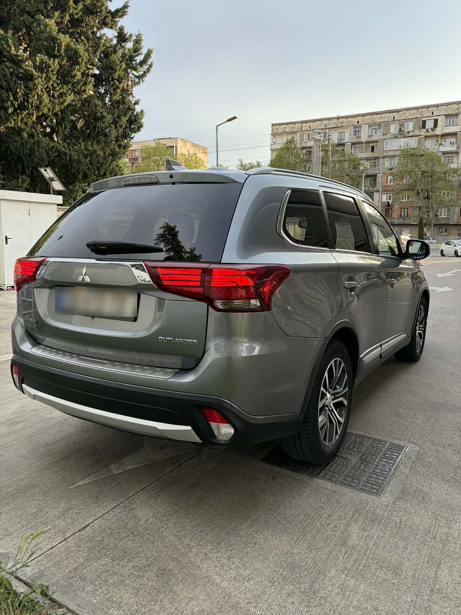 Mitsubishi Outlander - фото 5