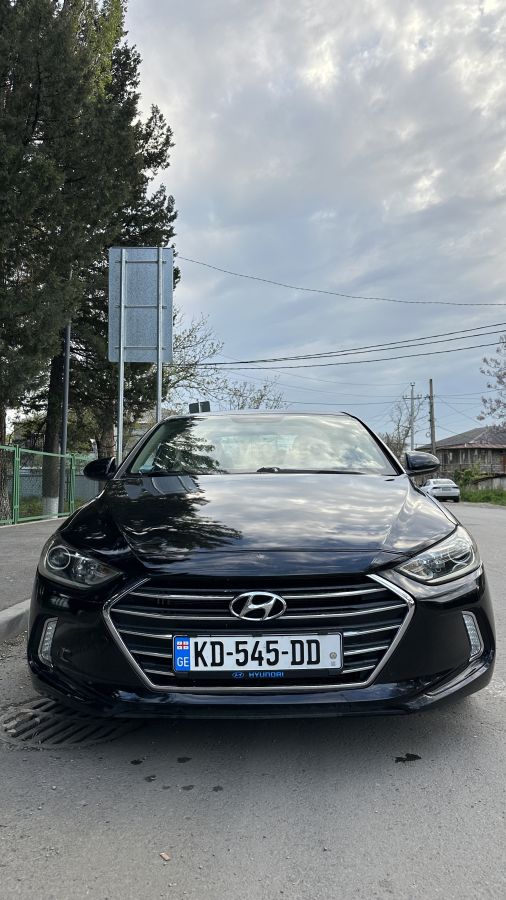 Hyundai Elantra - фото 1
