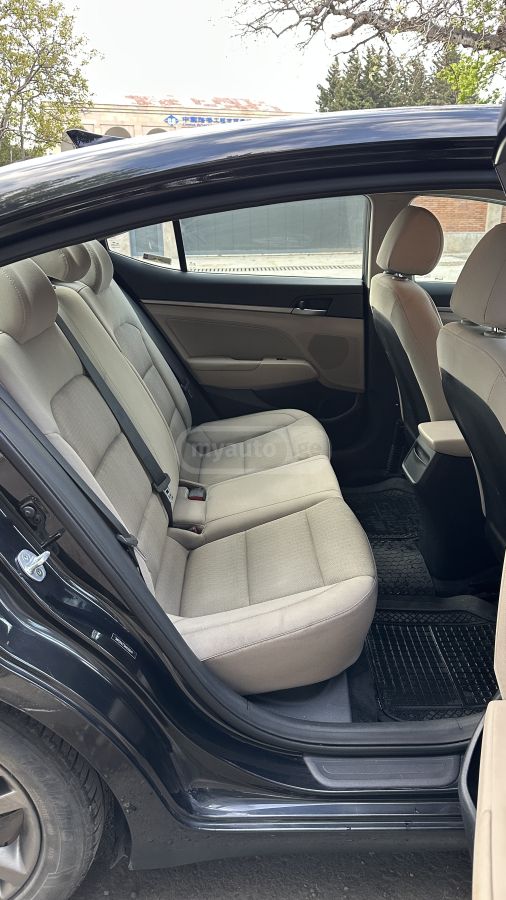Hyundai Elantra - фото 6