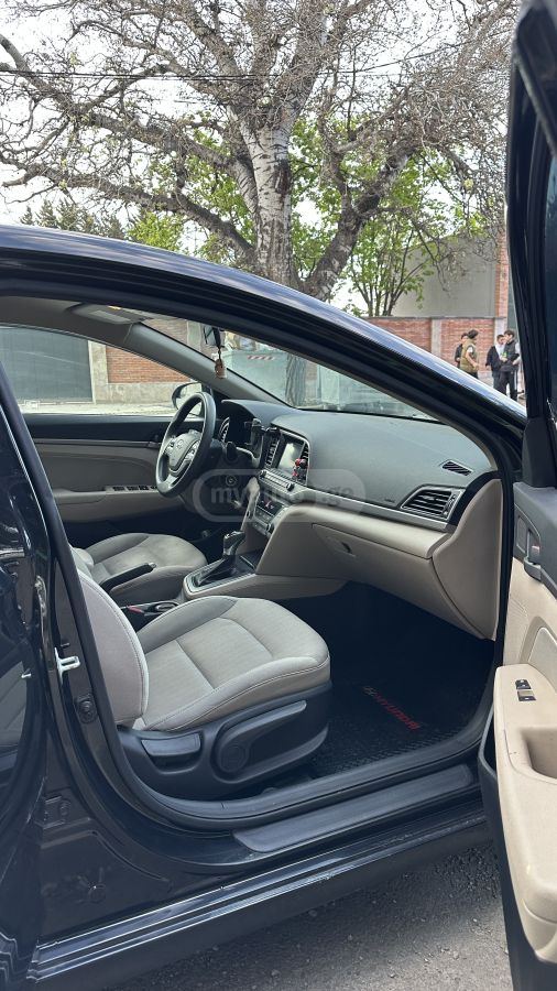 Hyundai Elantra - фото 7